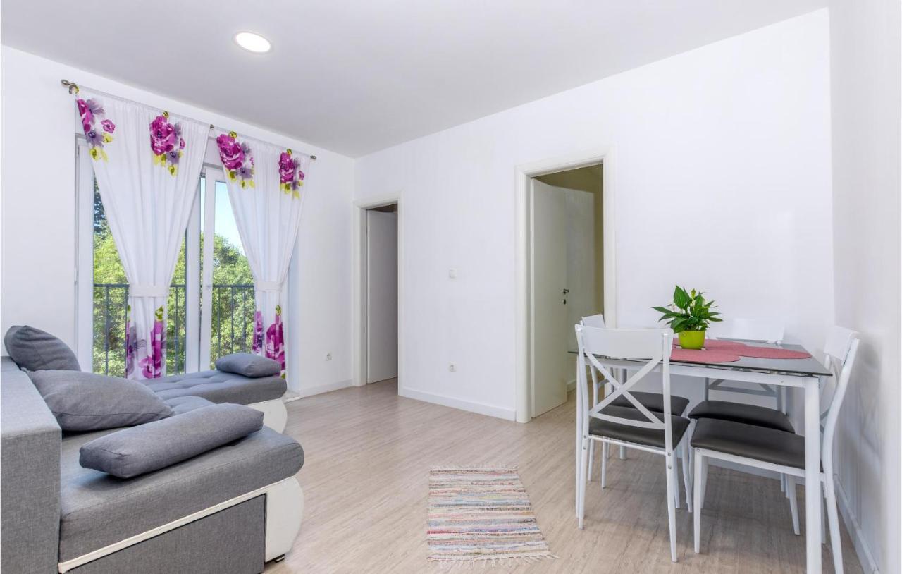 Gorgeous Apartment In Omis With Kitchen Omiš Exterior foto